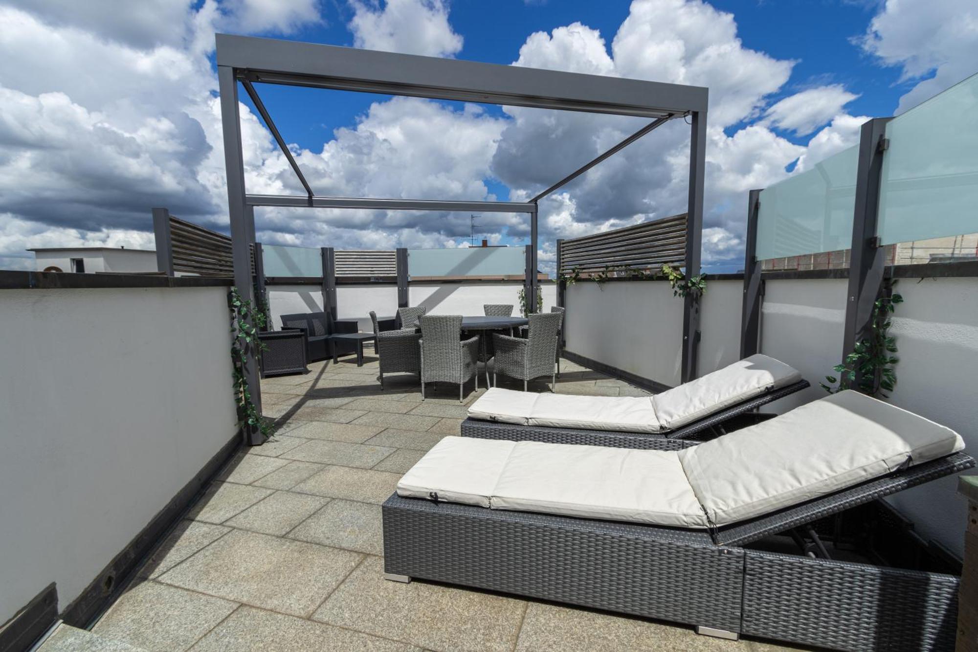 Penthouse-Maisonette - City Center, Highspeed Internet, Garage 沃尔姆斯 外观 照片